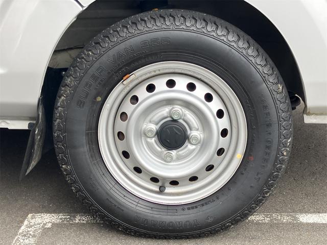 キャリイトラック ＫＣ　４ＷＤ　ＡＴ　衝突被害軽減システム　レーンアシスト　ＥＴＣ　オートライト　ＥＳＣ　エアコン　パワーステアリング　運転席エアバッグ　助手席エアバッグ（20枚目）