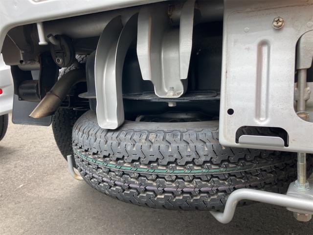 キャリイトラック ＫＣ　４ＷＤ　ＡＴ　衝突被害軽減システム　レーンアシスト　ＥＴＣ　オートライト　ＥＳＣ　エアコン　パワーステアリング　運転席エアバッグ　助手席エアバッグ（32枚目）