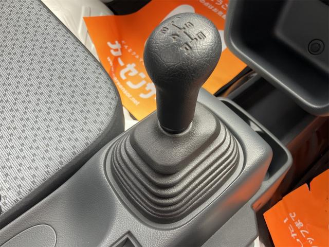 キャリイトラック ＫＣエアコン・パワステ　４ＷＤ　ＭＴ　エアコン　パワーステアリング　運転席エアバッグ　助手席エアバッグ（5枚目）