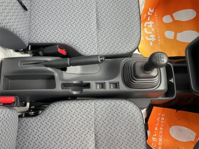 キャリイトラック ＫＣエアコン・パワステ　４ＷＤ　ＭＴ　エアコン　パワーステアリング　運転席エアバッグ　助手席エアバッグ（7枚目）