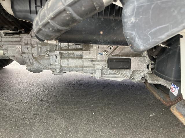 キャリイトラック ＫＣエアコン・パワステ　４ＷＤ　ＭＴ　エアコン　パワーステアリング　運転席エアバッグ　助手席エアバッグ（29枚目）