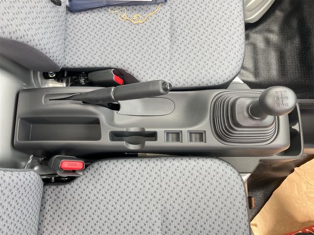 キャリイトラック ＫＣエアコン・パワステ　４ＷＤ　ＭＴ　オートライト　ＥＳＣ　エアコン　パワーステアリング　運転席エアバッグ　助手席エアバッグ（7枚目）