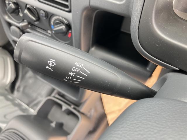 キャリイトラック ＫＣエアコン・パワステ　４ＷＤ　ＭＴ　オートライト　ＥＳＣ　エアコン　パワーステアリング　運転席エアバッグ　助手席エアバッグ（8枚目）