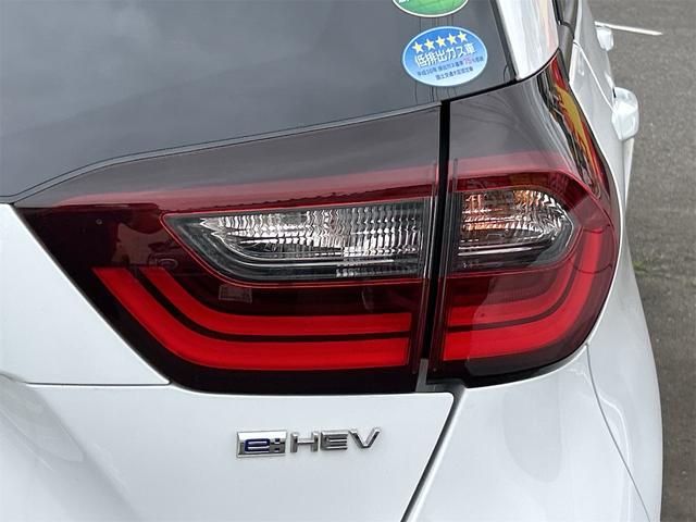 フィット ｅ：ＨＥＶベーシック　４ＷＤ　ＥＴＣ　バックカメラ　ナビ　クリアランスソナー　オートクルーズコントロール　レーンアシスト　衝突被害軽減システム　オートライト　ＬＥＤヘッドランプ　スマートキー　アイドリングストップ（30枚目）