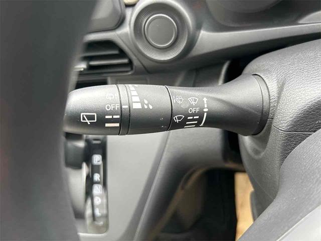 eKワゴン M クリアランスソナー 衝突被害軽減システム キーレスエントリー アイドリングストップ 電動格納ミラー シートヒーター ベンチシート CVT 盗難防止システム ABS ESC CD 衝突安全ボディ(8枚目)