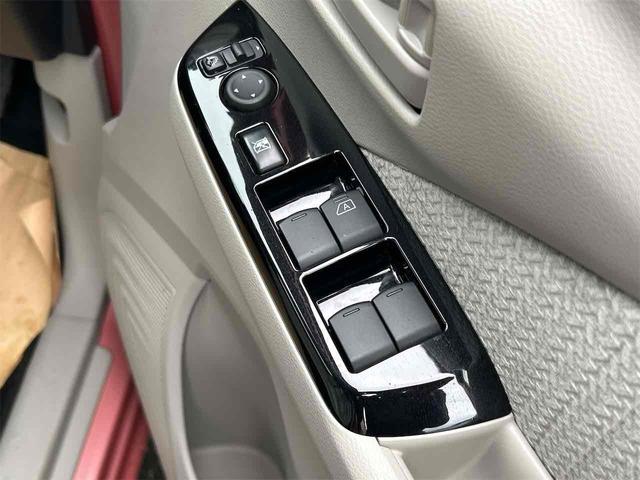 eKワゴン M クリアランスソナー 衝突被害軽減システム キーレスエントリー アイドリングストップ 電動格納ミラー シートヒーター ベンチシート CVT 盗難防止システム ABS ESC CD 衝突安全ボディ(10枚目)