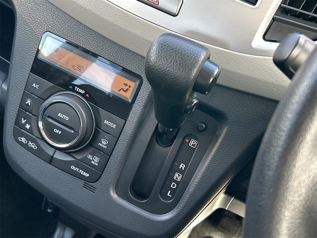 ワゴンRスティングレー T 4WD 両側スライドドア HID スマートキー アイドリングストップ 電動格納ミラー シートヒーター ベンチシート ターボ CVT 盗難防止システム ABS CD USB アルミホイール(4枚目)