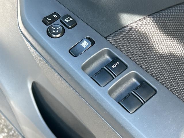 ワゴンRスティングレー T 4WD 両側スライドドア HID スマートキー アイドリングストップ 電動格納ミラー シートヒーター ベンチシート ターボ CVT 盗難防止システム ABS CD USB アルミホイール(10枚目)