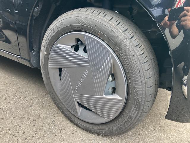 デイズ Ｓ　４ＷＤ　クリアランスソナー　衝突被害軽減システム　オートライト　キーレスエントリー　アイドリングストップ　電動格納ミラー　シートヒーター　ベンチシート　ＣＶＴ　盗難防止システム　ＡＢＳ　ＥＳＣ　ＣＤ（17枚目）