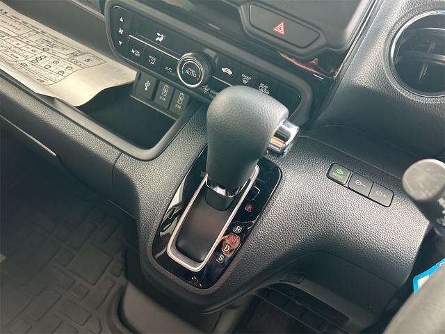 N-BOXカスタム L 4WD バックカメラ サイドカメラ 両側スライド・片側電動 ナビ TV クリアランスソナー オートクルーズコントロール レーンアシスト 衝突被害軽減システム オートライト LEDヘッドランプ(6枚目)