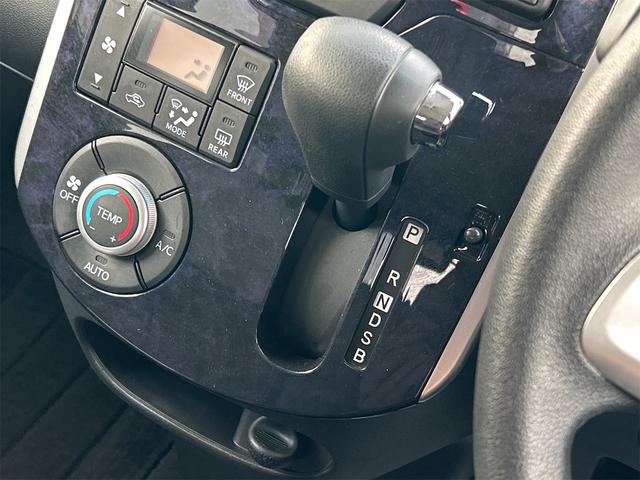 タント カスタムX トップエディションVS SAIII 4WD ETC 全周囲カメラ 両側電動スライドドア ナビ TV クリアランスソナー 衝突被害軽減システム オートマチックハイビーム オートライト LEDヘッドランプ スマートキー アイドリングストップ(8枚目)