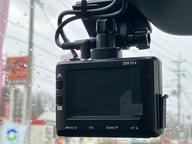 �h���C�u���R�[�_�[������f���Ɖ������L�^���Ă����h���C�u���R�[�_�[�́A���̂̍ۂɊm���ȏ؋��\�͂𔭊����Ă���܂��B