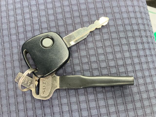 �W�������́u�L�[���X�v�B�L�[���������Ă���΁A�h�A�̊J�����{�����y�X�s���܂��I