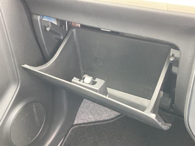 アルト Ｌ　キーレスエントリー　アイドリングストップ　シートヒーター　ＣＶＴ　盗難防止システム　ＡＢＳ　ＥＳＣ　ＣＤ　ミュージックプレイヤー接続可　衝突安全ボディ　エアコン　パワーステアリング　パワーウィンドウ（11枚目）