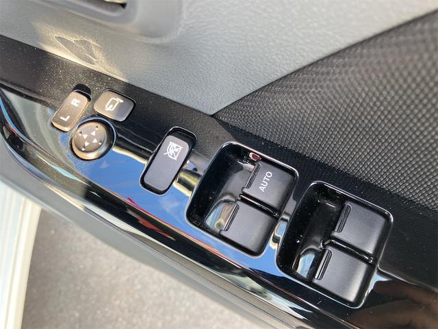 �p���[�E�B���h�E�̃X�C�b�`�ł���B�^�]�Ȃɋ��Ȃ��瑋���J���߂̃R���g���[���ł��܂���B