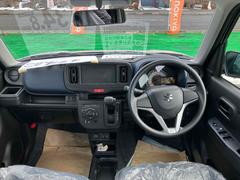 運転者にとっては日々使用することとなる運転席です。運転席が快適だと運転に集中することができますね。 2