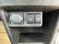 座席のシートを温めるシートヒーター！その温かさは一度経験したら欠かすことができません！エアコンで乾燥しやすい車内も防ぐ事ができます！ 6