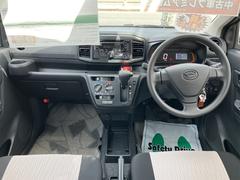 車を運転する際には運転席の存在は欠かせません。なのでしっかりとチェックしたいポイントですね。 2