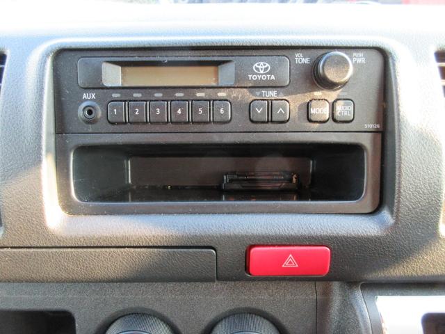 ハイエースバン ４Ｄ２．８ＤＴウェルキャブＢ　ルーフサイドウインドゥ無し　運転席／助手席エアバック　ＡＢＳ　衝突軽減システム　横滑り防止装置　レーンキープアシスト　キーレス　ドラレコ　片側スライドドア　車いす２脚　　リフト　電動固定装置　４ＷＤ　福祉車両（12枚目）