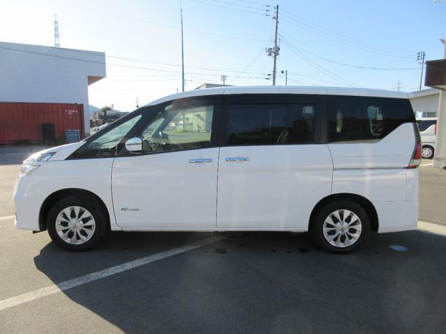 セレナ 2.0Xチェアキャブ リフタータイプ 4WD 6名 運転席/助手席エアバック アイドリングストップ ABS 横滑り防止装置 バックカメラ キーレス パワステ パワーウィンドウ 車いすリフト 電動固定装置 8ナンバー 福祉車両(5枚目)