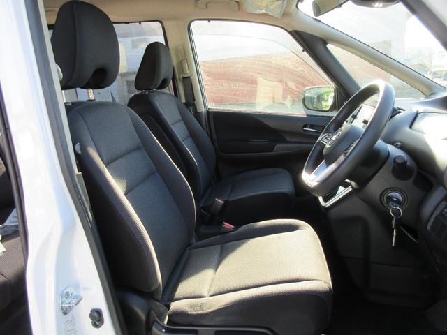 セレナ 2.0Xチェアキャブ リフタータイプ 4WD 6名 運転席/助手席エアバック アイドリングストップ ABS 横滑り防止装置 バックカメラ キーレス パワステ パワーウィンドウ 車いすリフト 電動固定装置 8ナンバー 福祉車両(17枚目)