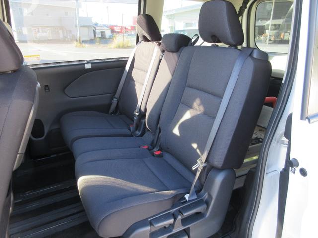 セレナ 2.0Xチェアキャブ リフタータイプ 4WD 6名 運転席/助手席エアバック アイドリングストップ ABS 横滑り防止装置 バックカメラ キーレス パワステ パワーウィンドウ 車いすリフト 電動固定装置 8ナンバー 福祉車両(19枚目)