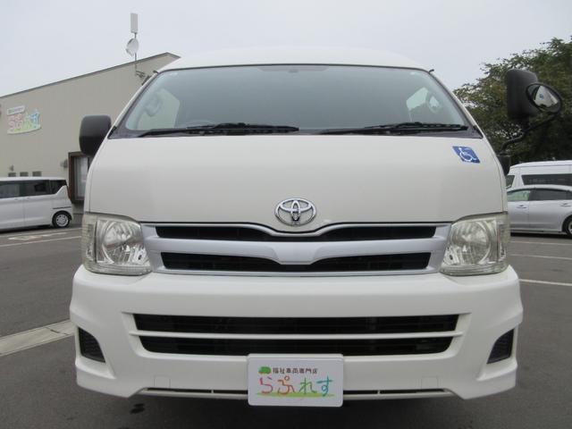 レジアスエースバン ４ドア２．７ウェルキャブＥスーパーロング　４ＷＤ　運転席／助手席エアバック　ＡＢＳ　パワーウィンドウ　パワステ　エアコン・クーラー　キーレス　ナビ　バックカメラ　ＥＴＣ　オートステップ　リフト　電動固定装置　　ストレッチャー　福祉車両　４ＷＤ（3枚目）