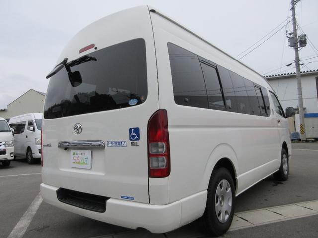 レジアスエースバン ４ドア２．７ウェルキャブＥスーパーロング　４ＷＤ　運転席／助手席エアバック　ＡＢＳ　パワーウィンドウ　パワステ　エアコン・クーラー　キーレス　ナビ　バックカメラ　ＥＴＣ　オートステップ　リフト　電動固定装置　　ストレッチャー　福祉車両　４ＷＤ（8枚目）