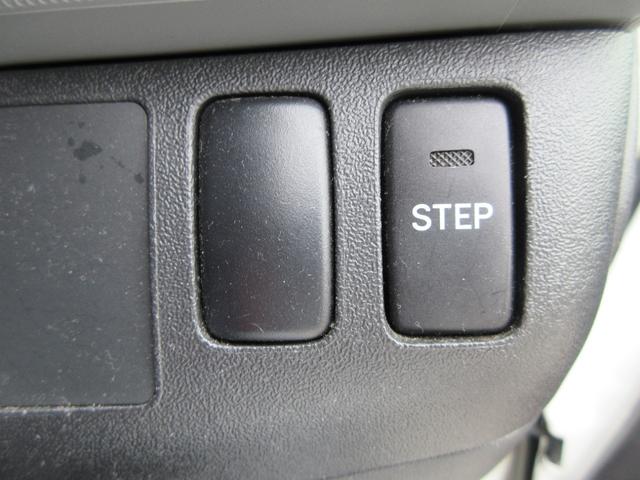 レジアスエースバン ４ドア２．７ウェルキャブＥスーパーロング　４ＷＤ　運転席／助手席エアバック　ＡＢＳ　パワーウィンドウ　パワステ　エアコン・クーラー　キーレス　ナビ　バックカメラ　ＥＴＣ　オートステップ　リフト　電動固定装置　　ストレッチャー　福祉車両　４ＷＤ（16枚目）