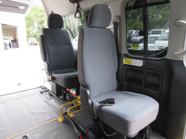 レジアスエースバン ４ドア２．７ウェルキャブＥスーパーロング　４ＷＤ　運転席／助手席エアバック　ＡＢＳ　パワーウィンドウ　パワステ　エアコン・クーラー　キーレス　ナビ　バックカメラ　ＥＴＣ　オートステップ　リフト　電動固定装置　　ストレッチャー　福祉車両　４ＷＤ（24枚目）