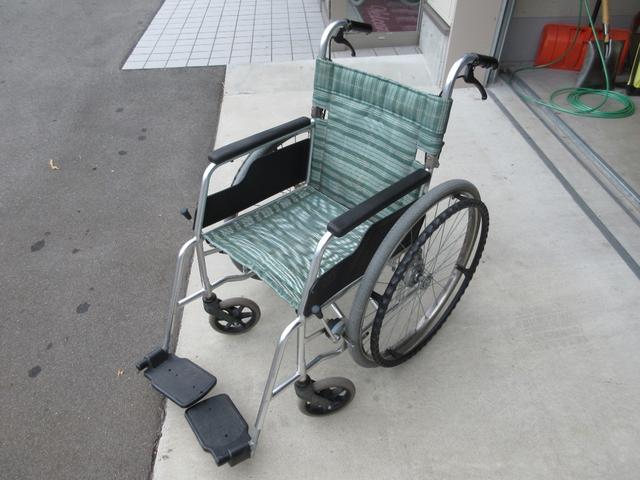 レジアスエースバン ４ドア２．７ウェルキャブＥスーパーロング　４ＷＤ　運転席／助手席エアバック　ＡＢＳ　パワーウィンドウ　パワステ　エアコン・クーラー　キーレス　ナビ　バックカメラ　ＥＴＣ　オートステップ　リフト　電動固定装置　　ストレッチャー　福祉車両　４ＷＤ（40枚目）