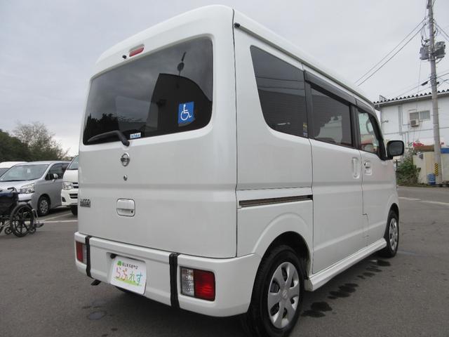 ＮＶ１００クリッパーリオ ６６０チェアキャブハイルーフ　４ＷＤ　運転席／助手席エアバック　ＡＢＳ　衝突軽減システム　横滑り防止装置　レーンキープアシスト　バックカメラ　シートヒーター　ドラレコ　キーレス　スマートキー　後席分割シート　スロープ　ウインチ　４ＷＤ（8枚目）