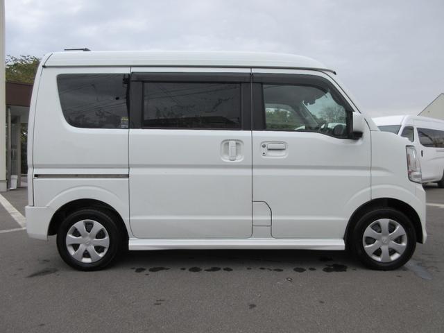 ＮＶ１００クリッパーリオ ６６０チェアキャブハイルーフ　４ＷＤ　運転席／助手席エアバック　ＡＢＳ　衝突軽減システム　横滑り防止装置　レーンキープアシスト　バックカメラ　シートヒーター　ドラレコ　キーレス　スマートキー　後席分割シート　スロープ　ウインチ　４ＷＤ（9枚目）