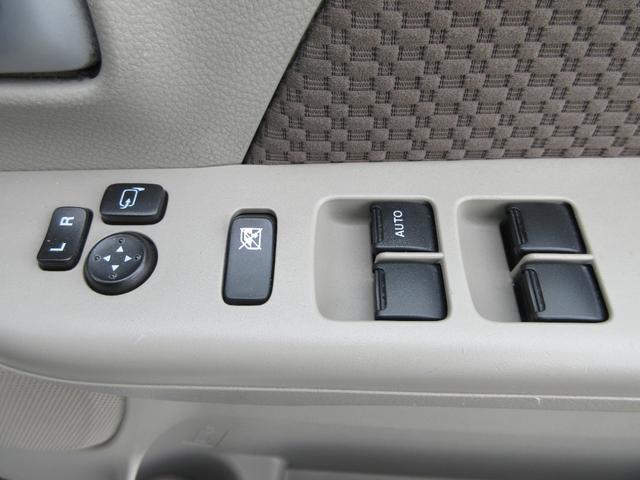 ＮＶ１００クリッパーリオ ６６０チェアキャブハイルーフ　４ＷＤ　運転席／助手席エアバック　ＡＢＳ　衝突軽減システム　横滑り防止装置　レーンキープアシスト　バックカメラ　シートヒーター　ドラレコ　キーレス　スマートキー　後席分割シート　スロープ　ウインチ　４ＷＤ（17枚目）