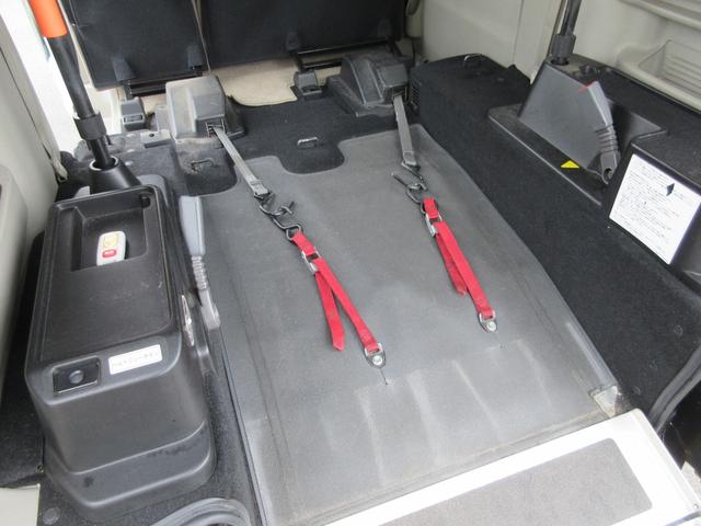 ＮＶ１００クリッパーリオ ６６０チェアキャブハイルーフ　４ＷＤ　運転席／助手席エアバック　ＡＢＳ　衝突軽減システム　横滑り防止装置　レーンキープアシスト　バックカメラ　シートヒーター　ドラレコ　キーレス　スマートキー　後席分割シート　スロープ　ウインチ　４ＷＤ（22枚目）