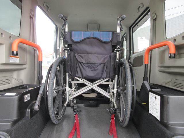 ＮＶ１００クリッパーリオ ６６０チェアキャブハイルーフ　４ＷＤ　運転席／助手席エアバック　ＡＢＳ　衝突軽減システム　横滑り防止装置　レーンキープアシスト　バックカメラ　シートヒーター　ドラレコ　キーレス　スマートキー　後席分割シート　スロープ　ウインチ　４ＷＤ（25枚目）