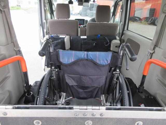 ＮＶ１００クリッパーリオ ６６０チェアキャブハイルーフ　４ＷＤ　運転席／助手席エアバック　ＡＢＳ　衝突軽減システム　横滑り防止装置　レーンキープアシスト　バックカメラ　シートヒーター　ドラレコ　キーレス　スマートキー　後席分割シート　スロープ　ウインチ　４ＷＤ（26枚目）