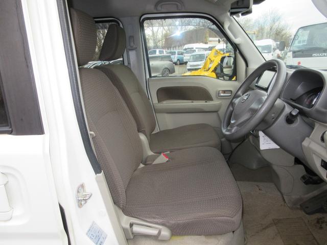 NV100クリッパーリオ 660チェアキャブハイルーフ 4WD 運転席/助手席エアバック ABS 衝突軽減システム 横滑り防止装置 レーンキープアシスト ドラレコ バックカメラ スマートキー キーレス ベンチシート スロープ 車いす手動固定装置 ウインチ 4WD(18枚目)