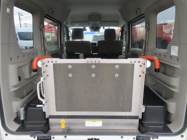 NV100クリッパーリオ 660チェアキャブハイルーフ 4WD 運転席/助手席エアバック ABS 衝突軽減システム 横滑り防止装置 レーンキープアシスト ドラレコ バックカメラ スマートキー キーレス ベンチシート スロープ 車いす手動固定装置 ウインチ 4WD(23枚目)
