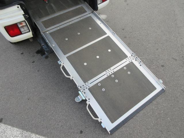 NV100クリッパーリオ 660チェアキャブハイルーフ 4WD 運転席/助手席エアバック ABS 衝突軽減システム 横滑り防止装置 レーンキープアシスト ドラレコ バックカメラ スマートキー キーレス ベンチシート スロープ 車いす手動固定装置 ウインチ 4WD(24枚目)