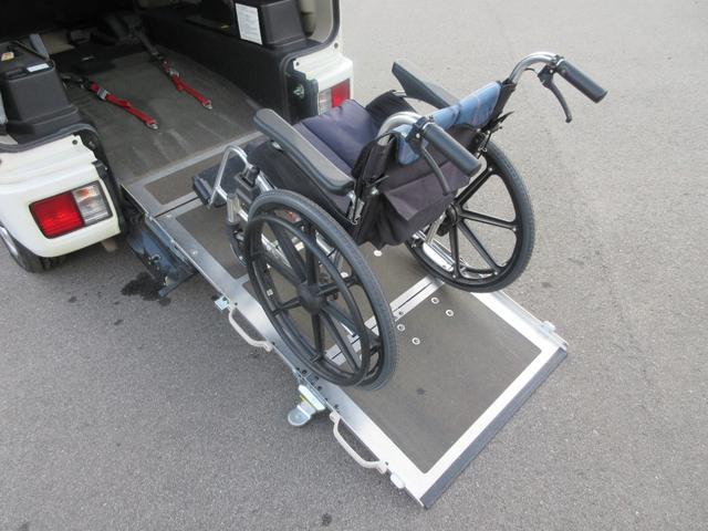 NV100クリッパーリオ 660チェアキャブハイルーフ 4WD 運転席/助手席エアバック ABS 衝突軽減システム 横滑り防止装置 レーンキープアシスト ドラレコ バックカメラ スマートキー キーレス ベンチシート スロープ 車いす手動固定装置 ウインチ 4WD(25枚目)