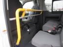 ４ドア２．８ＤＴウェルキャブＢロング　４ＷＤ　運転席／助手席エアバック　ＡＢＳ　衝突軽減システム　横滑り防止装置　レーンキープアシスト　エアコン／クーラー　パワステ　　キーレス　電動固定装置　リアリフト　４ＷＤ　福祉車両（22枚目）