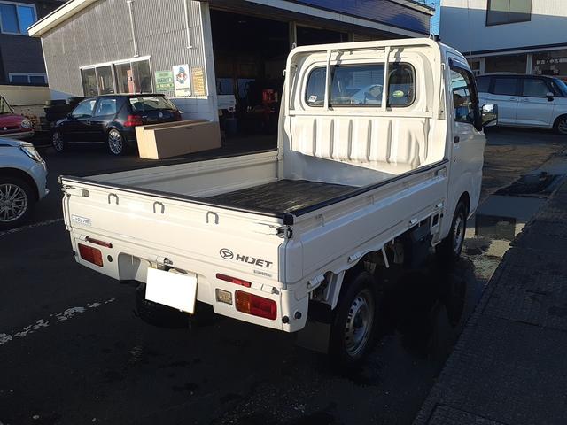 ハイゼットトラック スタンダード 4WD AT 4枚リーフスプリング 純正ラジオ 禁煙車 ワンオーナー マッド・バイザー 荷台マッド エアコン パワステ スペアキー(8枚目)