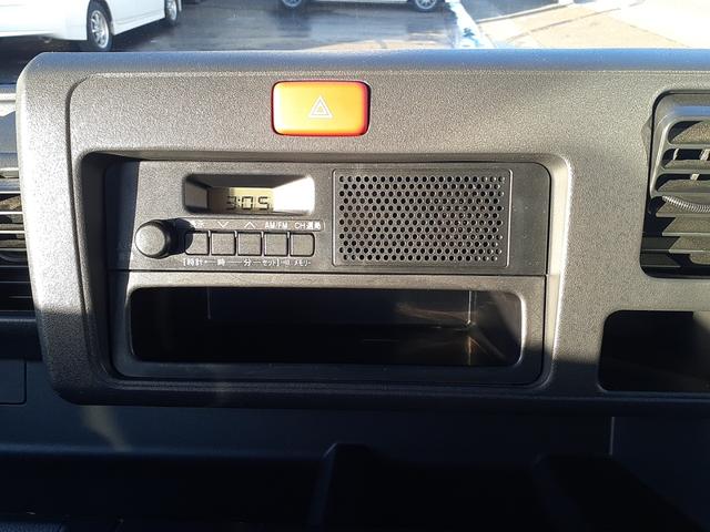 ハイゼットトラック スタンダード 4WD AT 4枚リーフスプリング 純正ラジオ 禁煙車 ワンオーナー マッド・バイザー 荷台マッド エアコン パワステ スペアキー(10枚目)