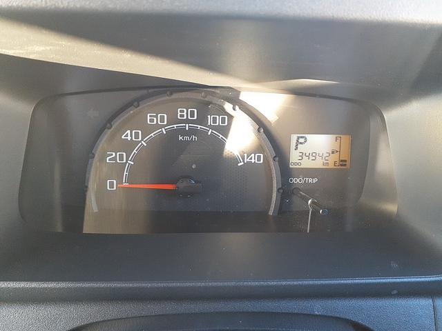 ハイゼットトラック スタンダード 4WD AT 4枚リーフスプリング 純正ラジオ 禁煙車 ワンオーナー マッド・バイザー 荷台マッド エアコン パワステ スペアキー(21枚目)