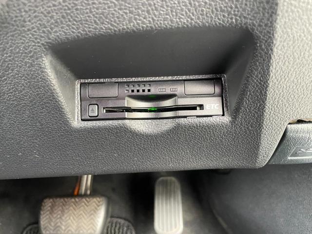 プリウス Ａ　トヨタセ－フティ－センス！レ－ダ－クルコン！純正９インチフルセグナビ！Ｂｌｕｅｔｏｏｔｈ！バックカメラ！前後ドラレコ！前後コーナーセンサ－！パ－キングアシスト！新品夏タイヤ！禁煙車！１年保証付き！（16枚目）