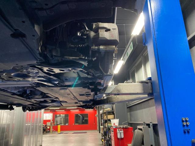 プリウス Ｓ　トヨタセーフティセンス！衝突軽減ブレーキ！レーダークルコン！レーンキープ！フェンダーポール！パイオニア製地デジメモリーナビ！バックカメラ！ビルトインＥＴＣ！スマキー２つ！禁煙車！１年保証付き！（80枚目）