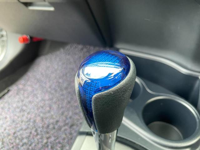 アクア S トヨタセーフティーセンス搭載!衝突軽減ブレーキ!レーンキープ!純正地デジナビ!Bluetooth&フロントAUX接続!CD再生&録音!オートハイビーム!横滑り防止!禁煙車!1年保証付き!(67枚目)