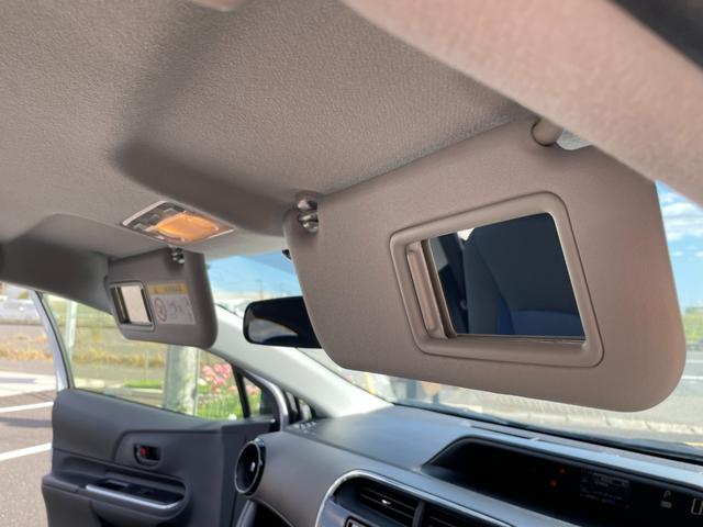 アクア S トヨタセーフティーセンス搭載!衝突軽減ブレーキ!レーンキープ!純正地デジナビ!Bluetooth&フロントAUX接続!オートハイビーム機能付きLEDヘッドライト!キーレスキー!禁煙車!1年保証付き!(72枚目)