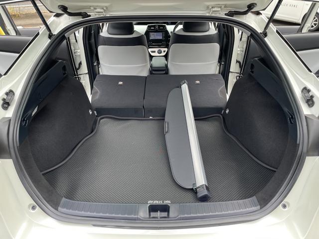 プリウス Ａツーリングセレクション　純正地デジナビ！Ｂｌｕｅｔｏｏｔｈ＆フロントＡＵＸ接続！バックカメラ！前後ドラレコ！夏タイヤ新品！衝突軽減！レーンキープ！前後コーナーセンサー！パーキングサポート！社外フルエアロ！禁煙車！１年保証付！（64枚目）